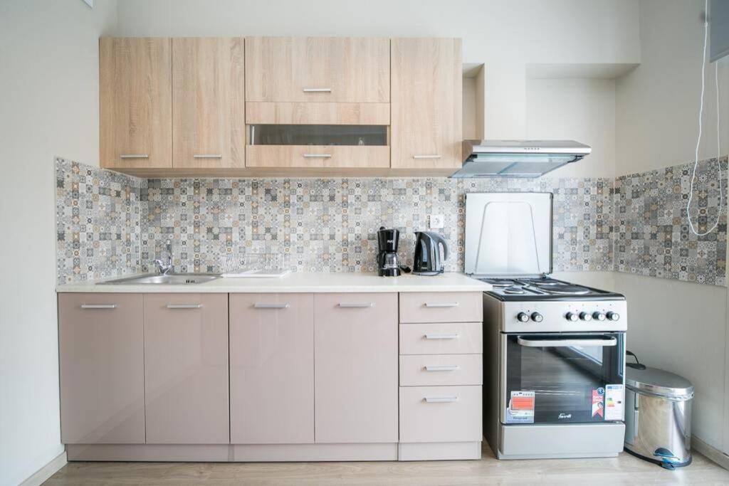Belajo Central Apartment And Jacuzzi !! ヴォロス エクステリア 写真